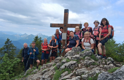 Einzigartige Gipfeltour zu Füßen der spektakulären Kremsmauer