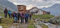 03 Stubaier Höhenweg Vor Der Neuen Regensburger Hütte